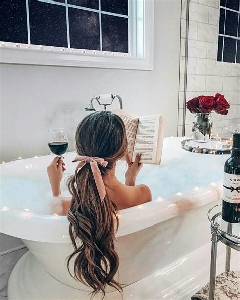 bathtub selfie ideas|12 Creative Bathtub Photoshoot Ideas for Stunning。